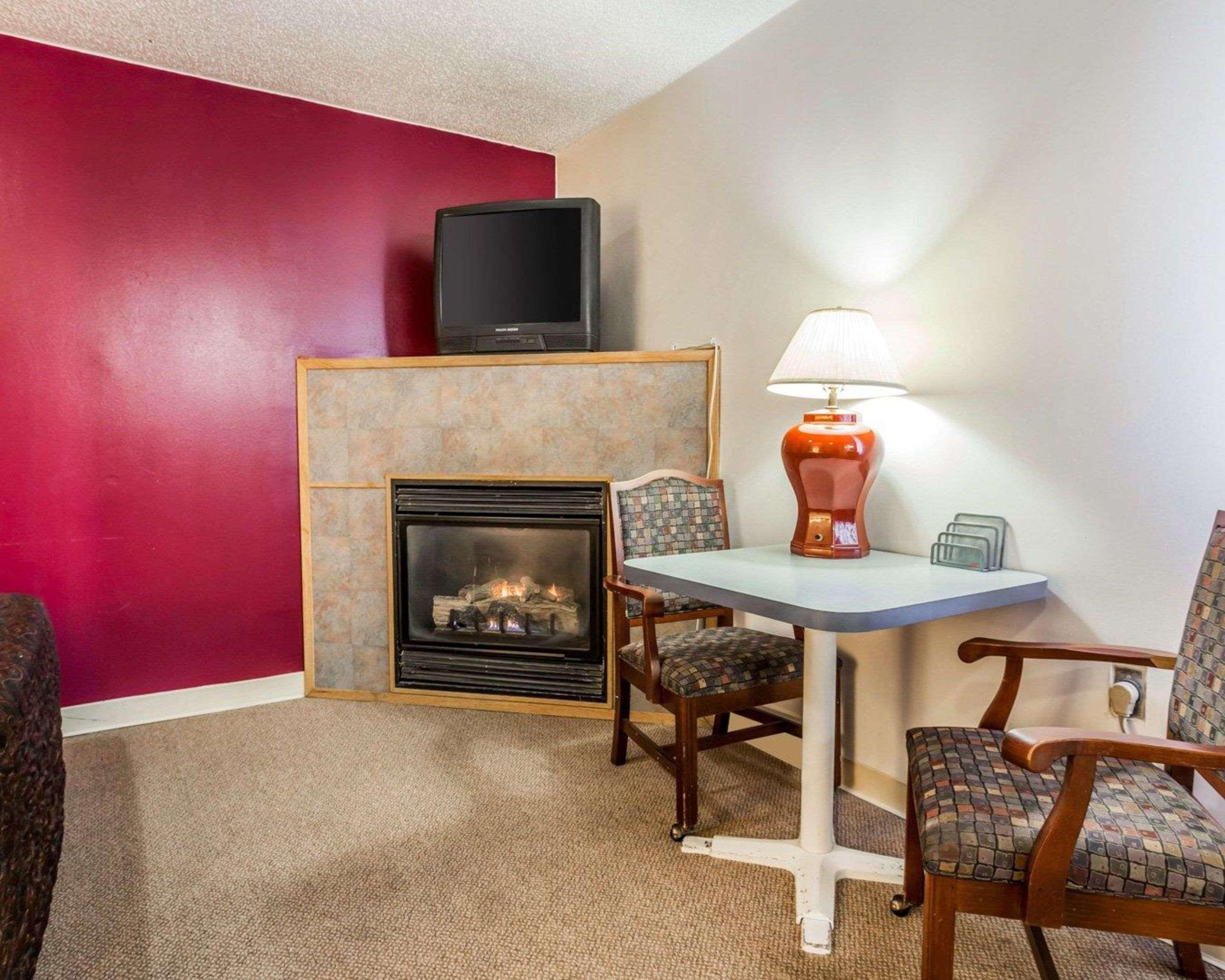 Rodeway Inn & Suites Omak - Okanogan Екстер'єр фото