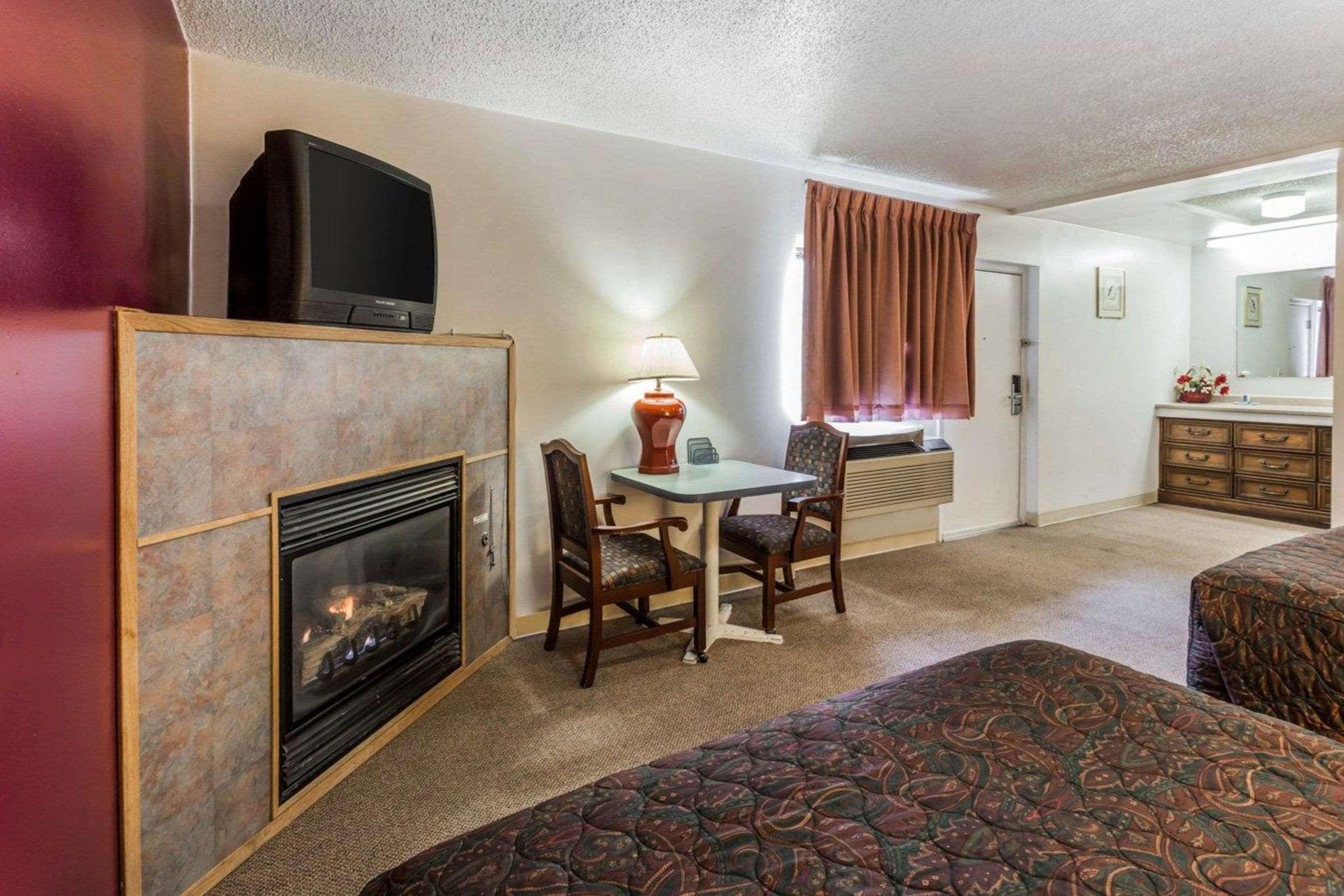 Rodeway Inn & Suites Omak - Okanogan Екстер'єр фото