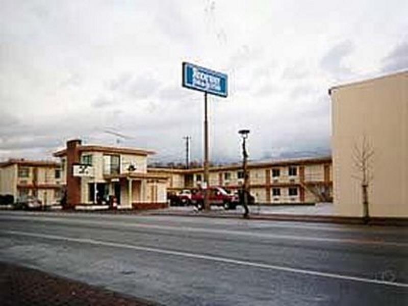 Rodeway Inn & Suites Omak - Okanogan Екстер'єр фото
