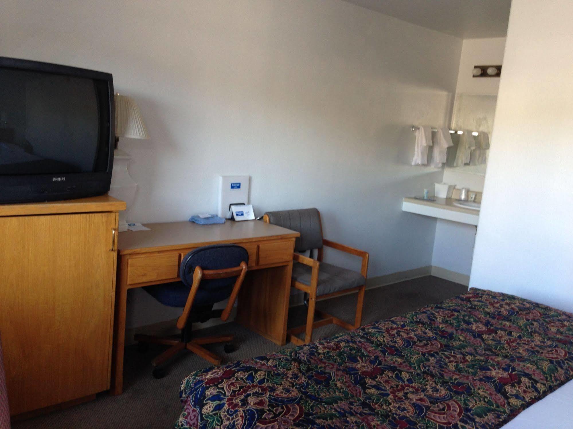 Rodeway Inn & Suites Omak - Okanogan Екстер'єр фото